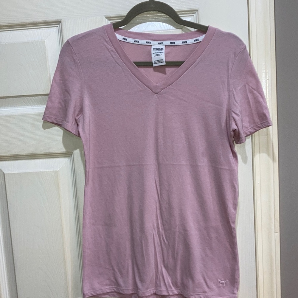 VS PINK pink v-neck basic tee size XS
